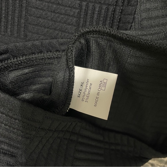 Black Boutique Textured Sleeveless Top and Shorts Set - Picture 7 of 7